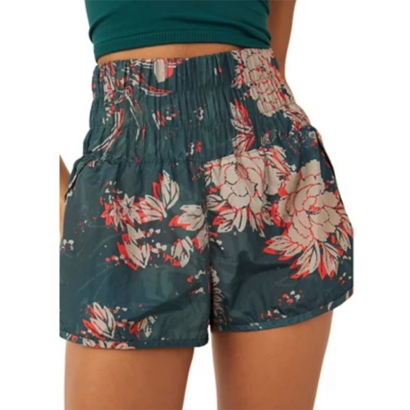 NWT FP movement the way home short - Picture 3 of 5